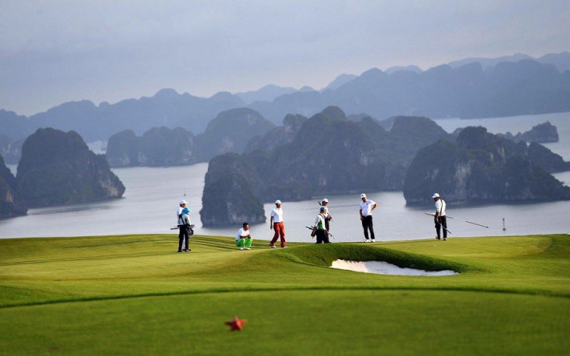 Golf in Hanoi with Halong Bay Tour 5 Days